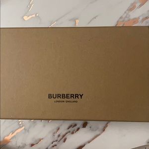Burberry Sunglass box